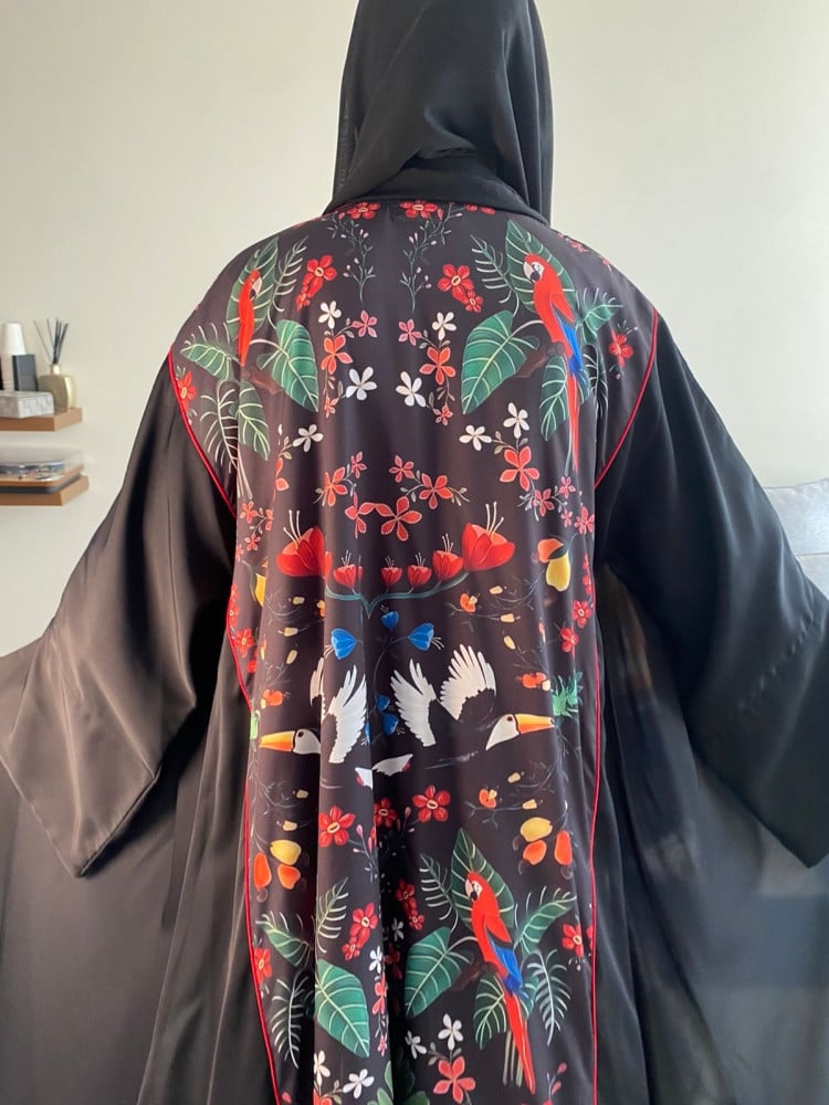 عباية ملكي تفاصيل راقية وخامة عالية الجودة