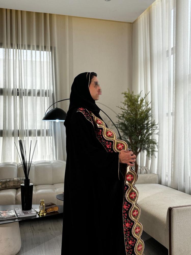 عباية خليجية سوداء راقية