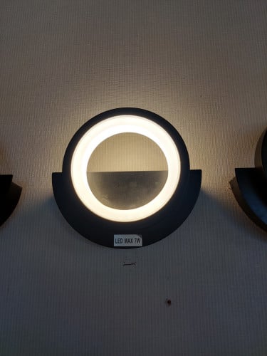 جداري داخلي مفرد جرم اسود 3 اللوان