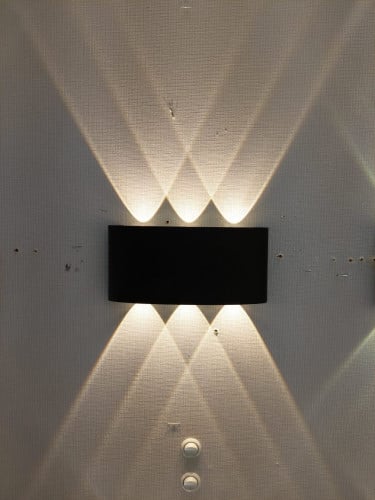 انارة LED خارجي اتجاهين 6w باللون الاصفر k3000