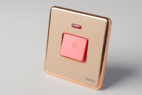 مفتاح مكيف 45 امبير ذهبي معتق بيانو