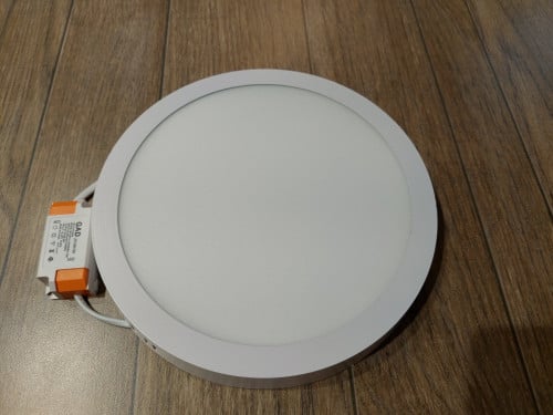 لطش بنل خارجي 8بوصه 20سم 18wالاضاءة ابيض k7000