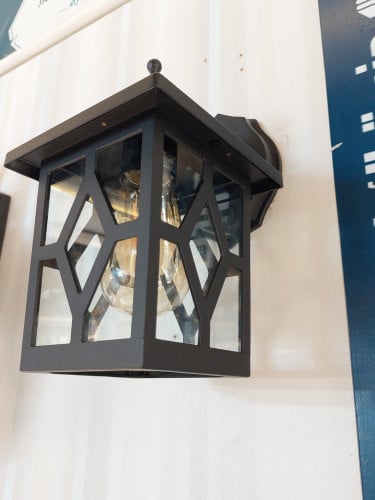فانوس جداري خارجي أسود