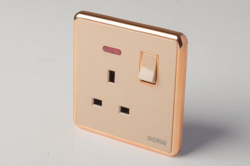 فيش ثلاثي 13 امبير ذهبي معتق بيانو