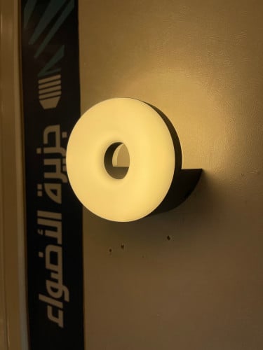 انارة جدارية خارجي دونات اطار اسود بنور اصفر k3000