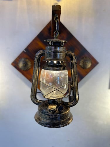 سراج جداري تراثي بقاعدة خشبيه E27