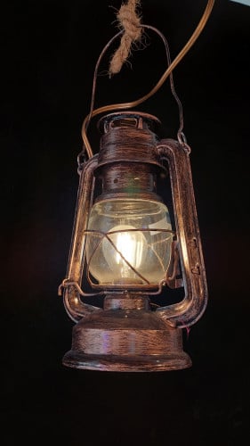 سراج نحاسي مقاس M سنة E14