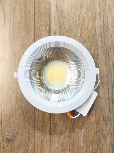 كشاف 8 بوصةCOB   30W  HOM انارة كريمي 4000K