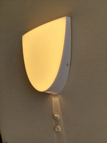 إنارة بصمة LED جداري خارجي k3000  باللون الاصفر 30w+1