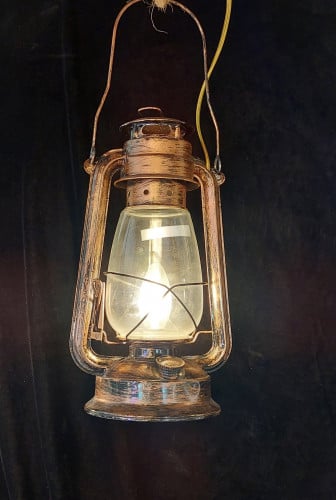 سراج نحاسي مقاس L سنه E14