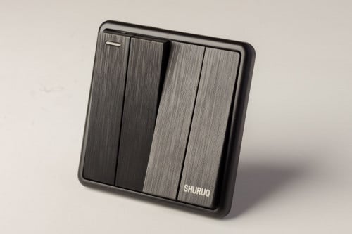 مفتاح رباعي اسود معتق بيانو