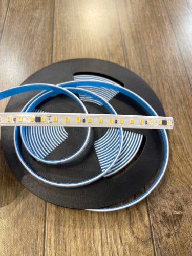 لي انارة لاصق  50 متر 10 وات بالمتر