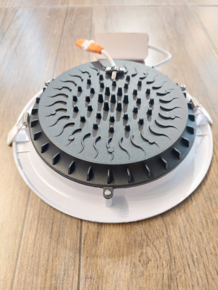 كشاف 8 بوصةCOB   30W  HOM انارة كريمي 4000K