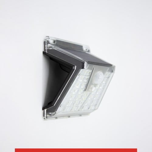 طاقة شمسية جداري