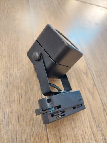 تراك لايت مربع أسود