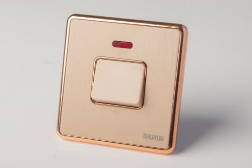 مفتاح سخان ذهبي معتق بيانو