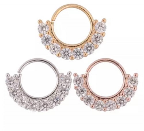 حلق غضروف صغير .