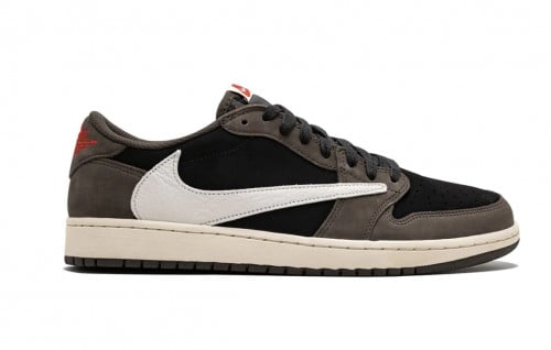 x Travis Scott x Air Jordan 1 Retro Low1