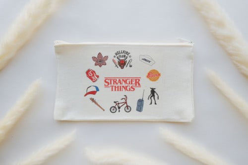 محفظة قماشية بتصميم Stranger Things