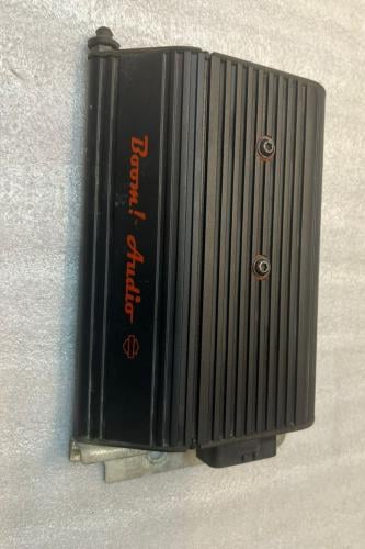 امبليفير ستيج 2 من Harley Davidson لدراجات هارلى  تورينق 2015-2017 مستخدم بحالة جيدة