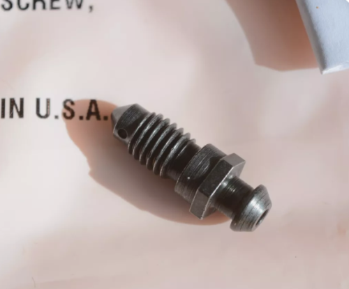 هارلي ديفيدسون 4890 – مسمار تنفيس (نزف) للفرامل، لطرازات Touring و VRSC