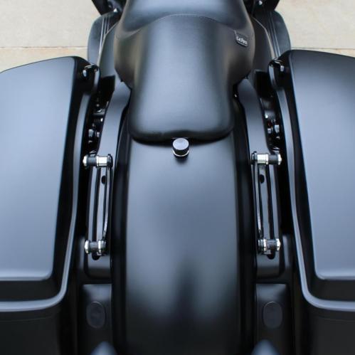 قاعدة فور بوينت من Hogworkz لون اسود لدراجات هارلي تورينق 2014-2025