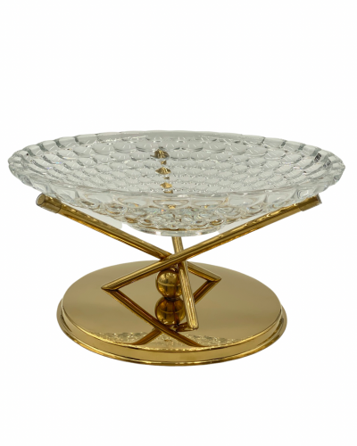 طبق تقديم من الزجاج واللون الذهبي ومصمم على شكل اعمده متقاطعه