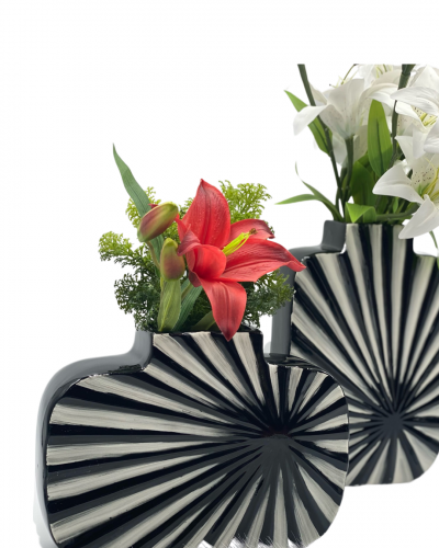 مزهريه بتصميم معاصر تتميز بدمج اللون الابيض والاسود