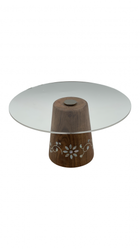 ستاند شفاف بقاعدة من الخشب الطبيعي مزخرف بالصدف