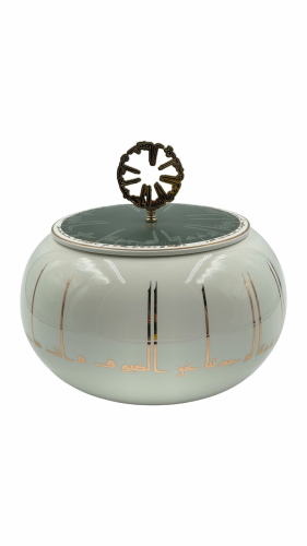 وعاء دائري وغطاء من السراميك بعبارات ترحيبية بالخط العربي لون زيتي
