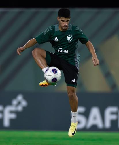 طقم تمارين المنتخب السعودي 2025