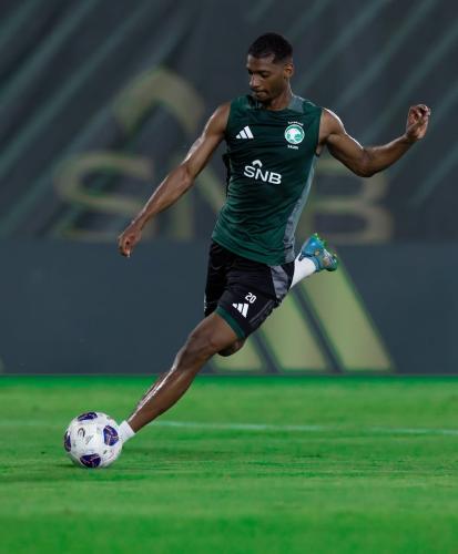 طقم المنتخب السعودي 2025 للتمارين