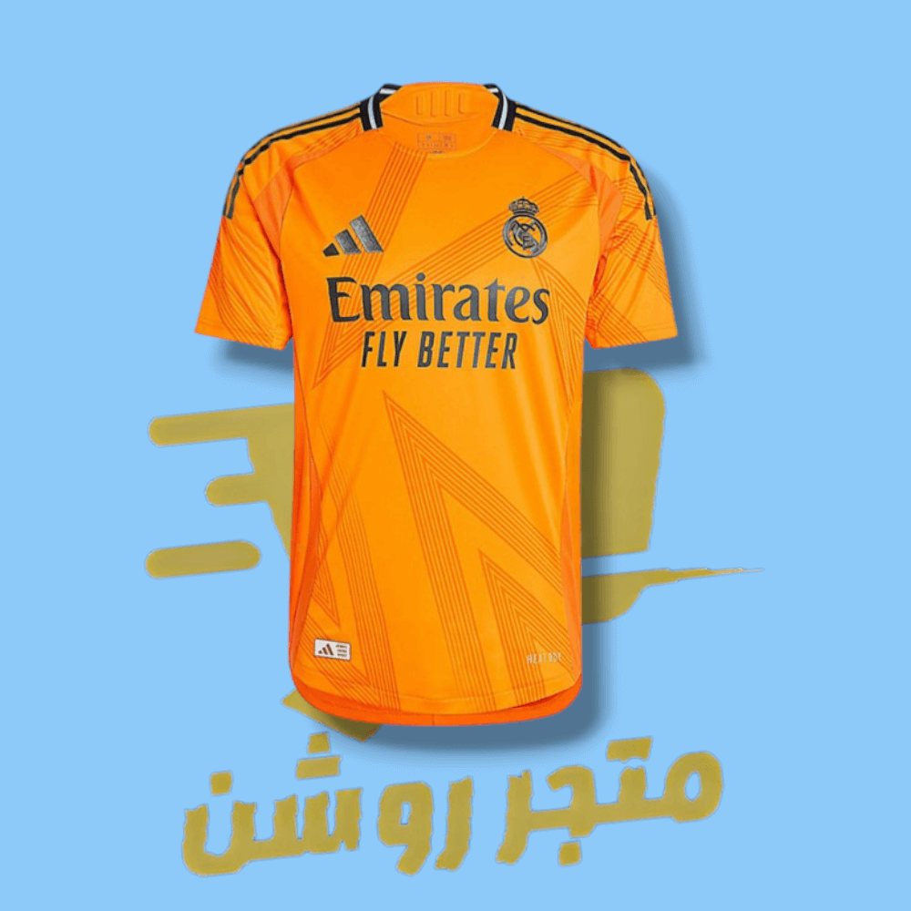 تيشيرت ريال مدريد الاحتياطي 2025 - صورة مقربة تظهر تفاصيل الشعار