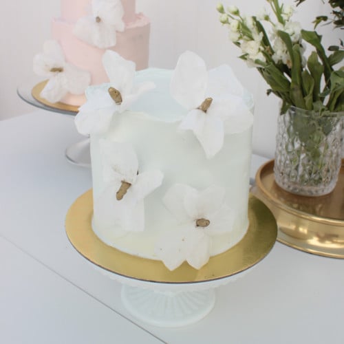 Blue sky Blooming Cake