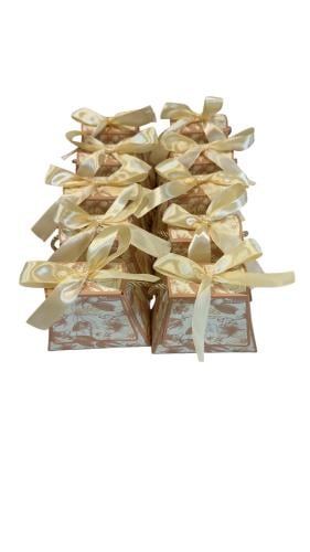 10 حبات توزيعه لون بيج ( مسك ابيض + كسرة عود تايقر )