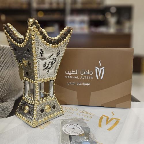 مبخرة حايلية كبير فضي ومسامير ذهبي وزيتي