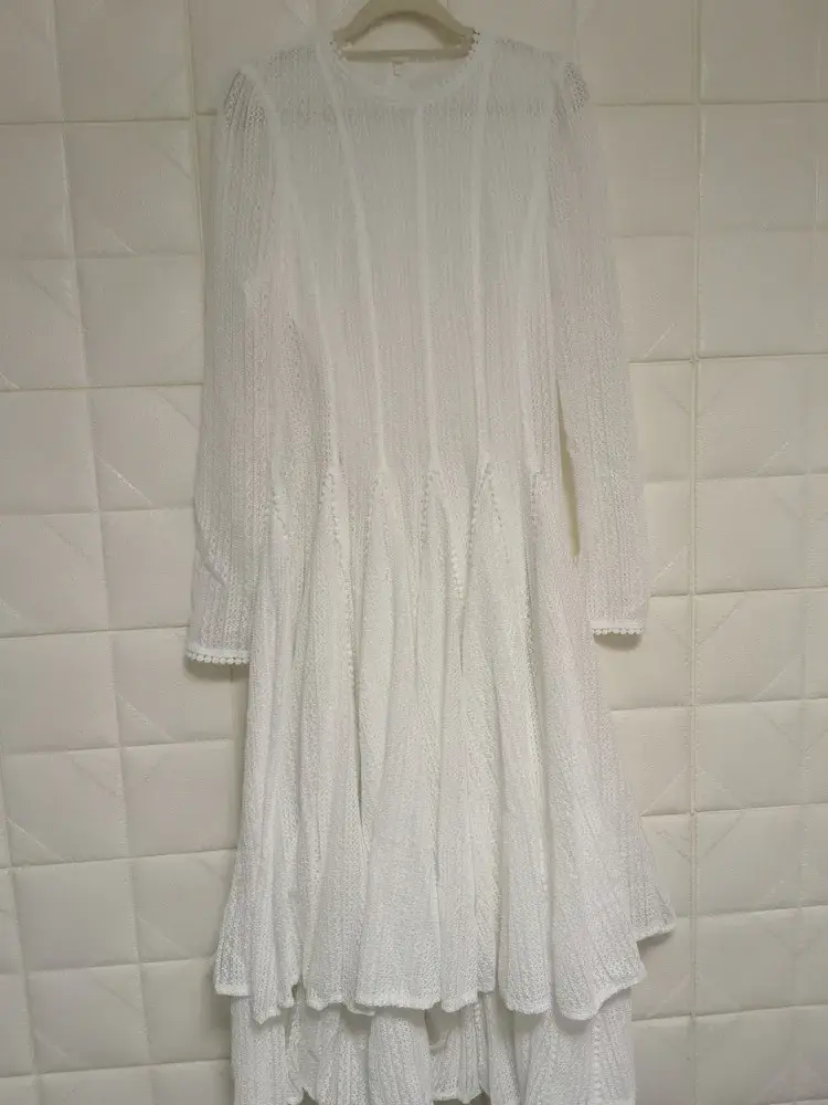 فستان أنيق محبوك رقبة دائرية وأكمام طويلة على شكل حرف a مطوي فساتين الحفلات المسائية النسائية الصغيرة 2024 خريف موضة جديدة 35Z959