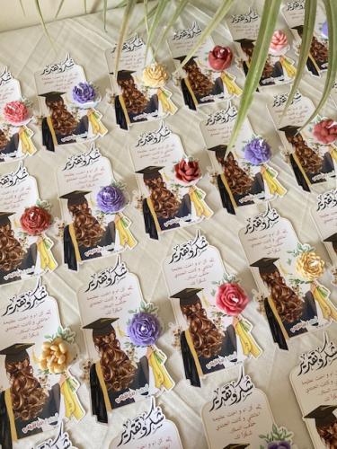 شمعة ورد للخريجات