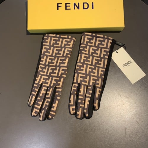 قفازات فندي Fendi gloves