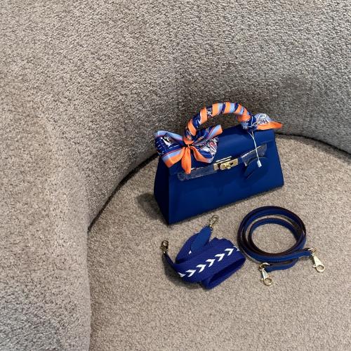 AZURE 22CM