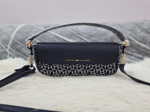 شنط تومي الحجم صغير مع سير طويل