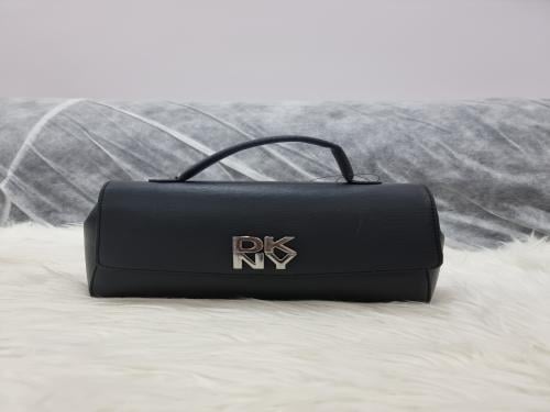 شنط دكني الحجم صغير صغير صغير سير طويل ^^