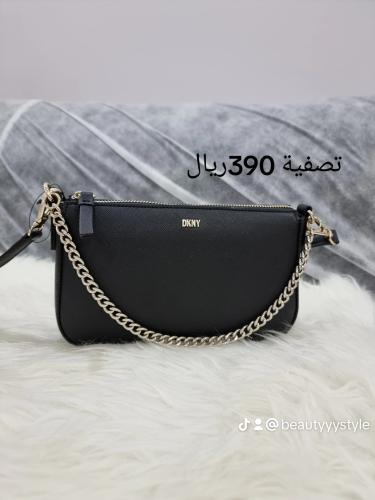 شنط دكني الحجم صغير مع سير طويل^^