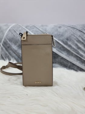 شنط دكني الحجم صغير مع سير طويل^^