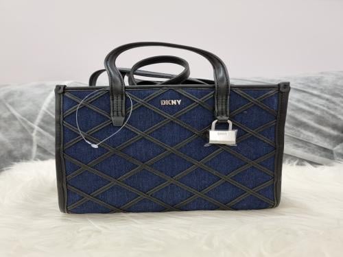 شنط دكني الحجم صغير مع سير طويل^^