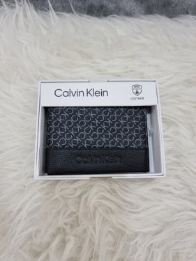 محافظ كالفن كلاين رجاليه اسود ^^