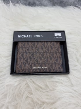 محافظ مايكل كورس رجاليه بني^^