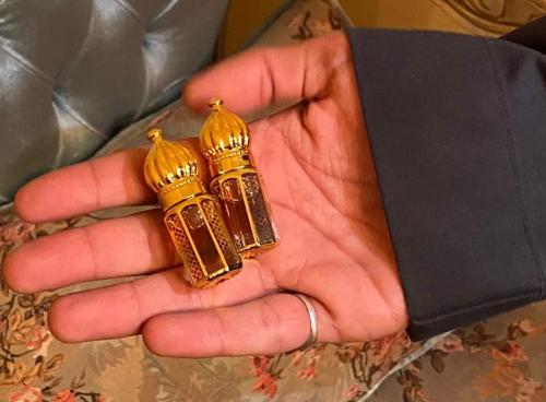 دهن عود فاخر