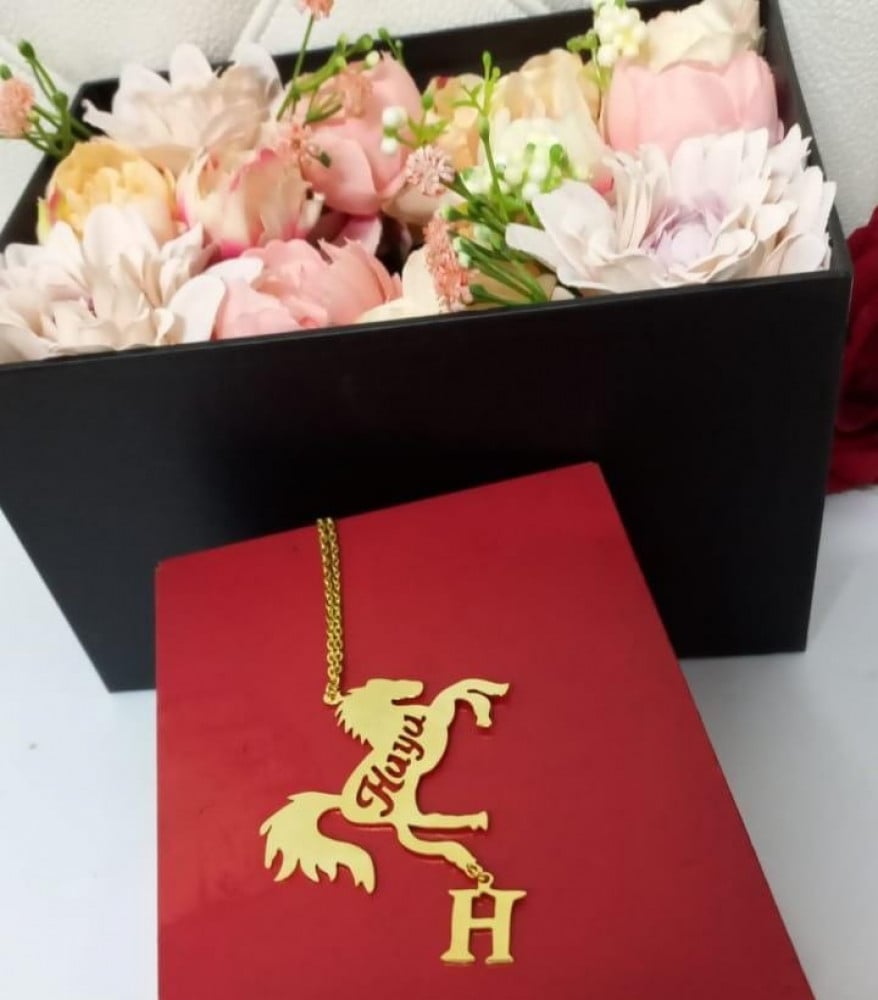 اكسسوارات سيارات نسائية بالاسم تعليقات تعليقة سيارة نسائيه بالاسم