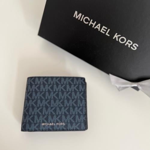 محفظة مايكل كورس رجالية كحلي مع البوكس